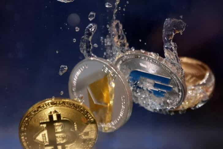 Does Saylor vs Buffett ratio indicate a crypto & AI bubble?