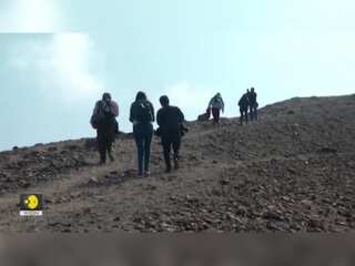Search for aliens in Peru's Nazca attracts grave robbers