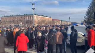 'Putin help': Hundreds of angry Russians hold rare protest after floods destroy over 10,000 homes