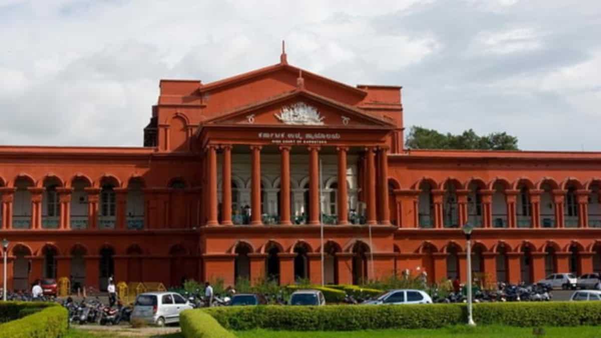 In historic moment, Karnataka HC hears submissions from lawyer using sign language