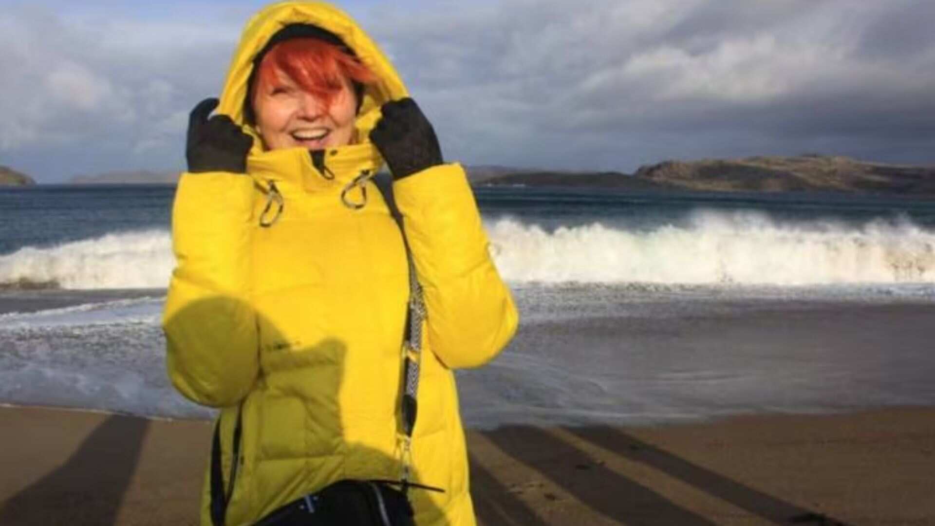 Russian woman interrogated for wearing yellow jacket on the beach. Know why Russian woman interrogated for wearing yellow jacket on the beach. Know why