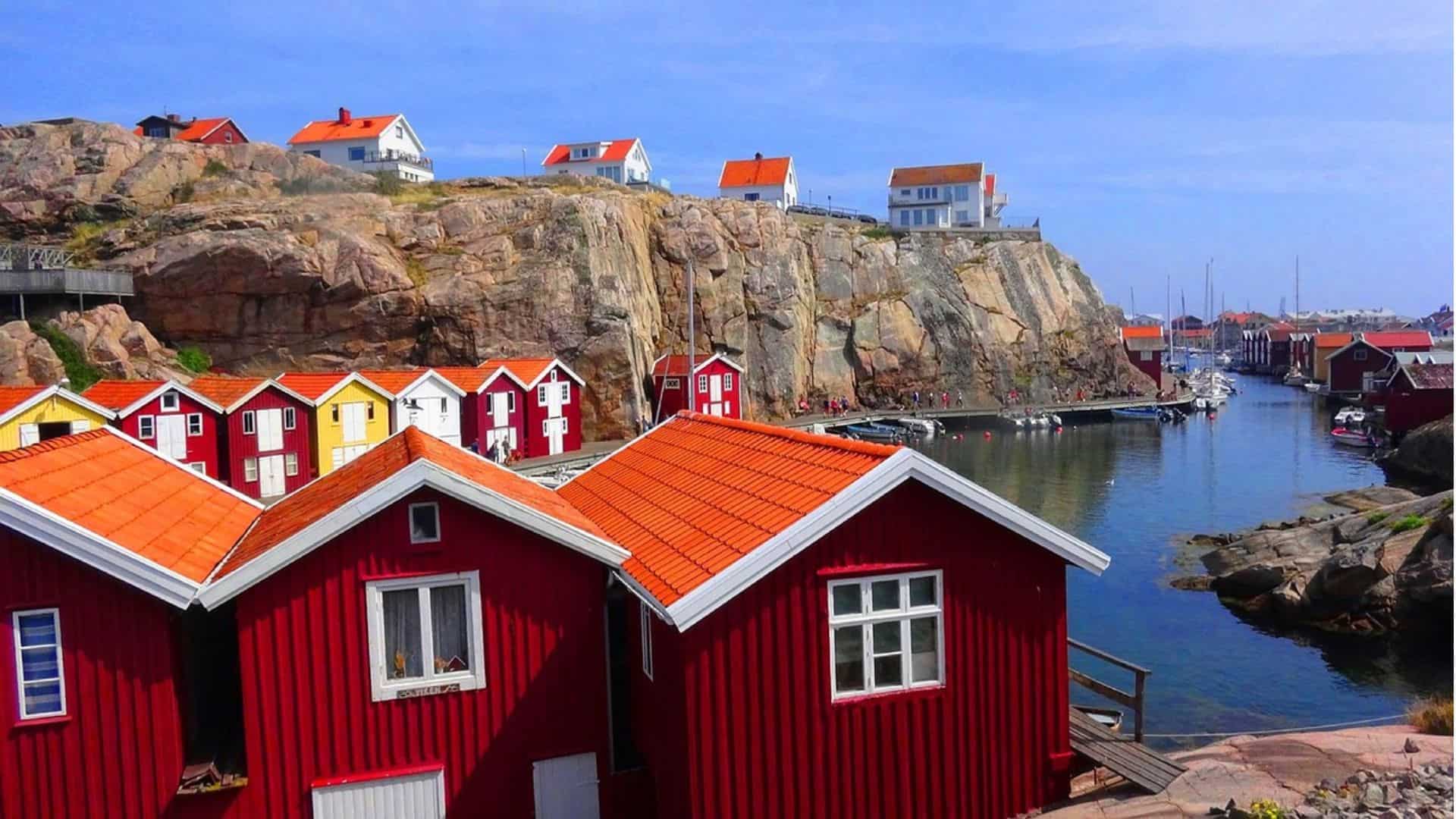 Sweden's earliest 'summer' recorded as temperatures surpass 10 degree mark Sweden's earliest 'summer' recorded as temperatures surpass 10 degree mark
