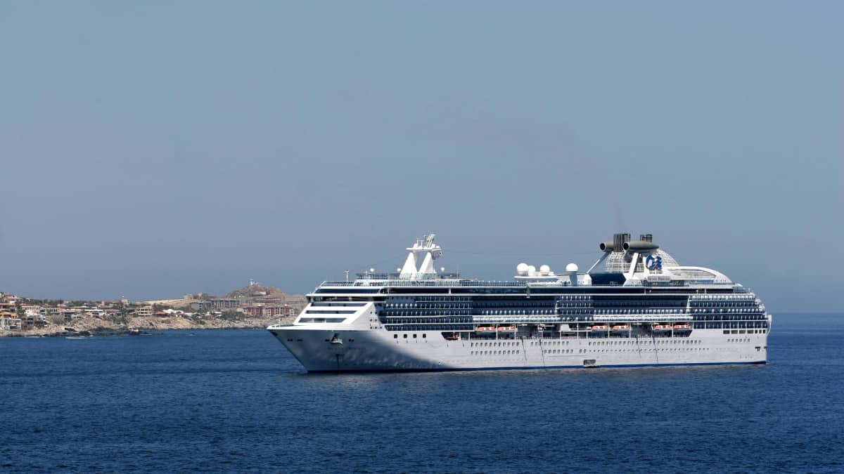 Father of Florida man who jumped from cruise ship believes his son is alive: Report