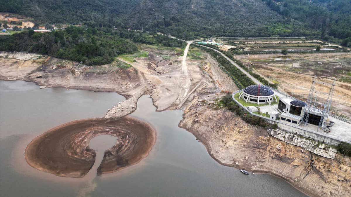 Couples in Bogota asked to 'shower together' as city begins rationing water amid historic drought