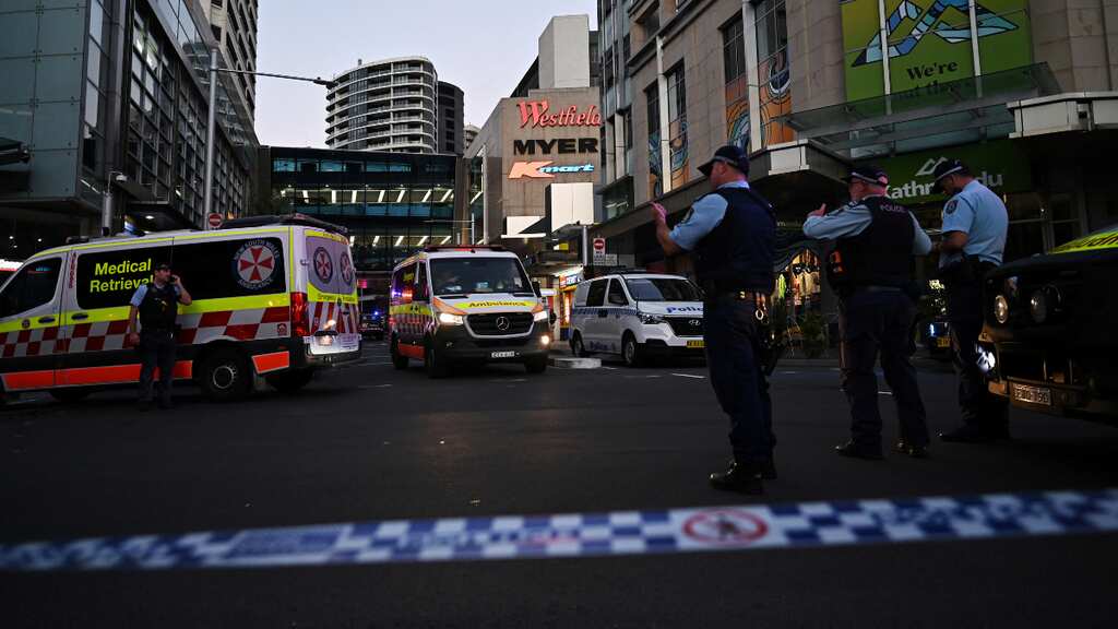 Australian PM offers permanent residency to French man who confronted Sydney mall stabber