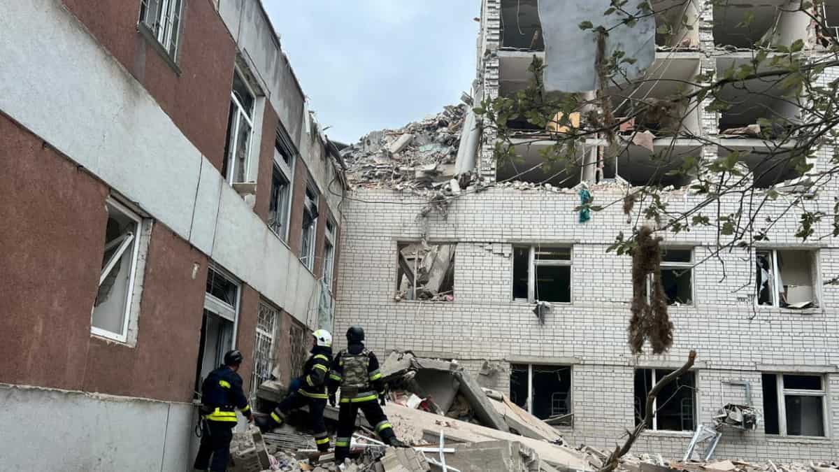 Death toll rises to 17 after Russian attack on Ukraine's Chernihiv Death toll rises to 17 after Russian attack on Ukraine's Chernihiv