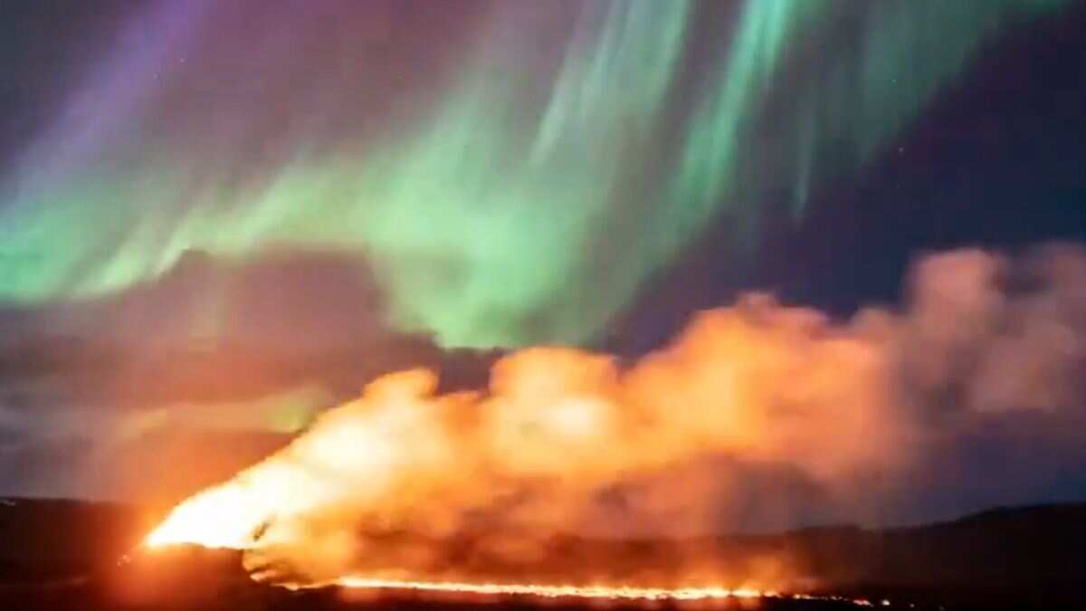 Nature’s grand theatre: Volcanic eruption and northern lights create stunning visuals in Iceland. Watch! Nature’s grand theatre: Volcanic eruption and northern lights create stunning visuals in Iceland. Watch!