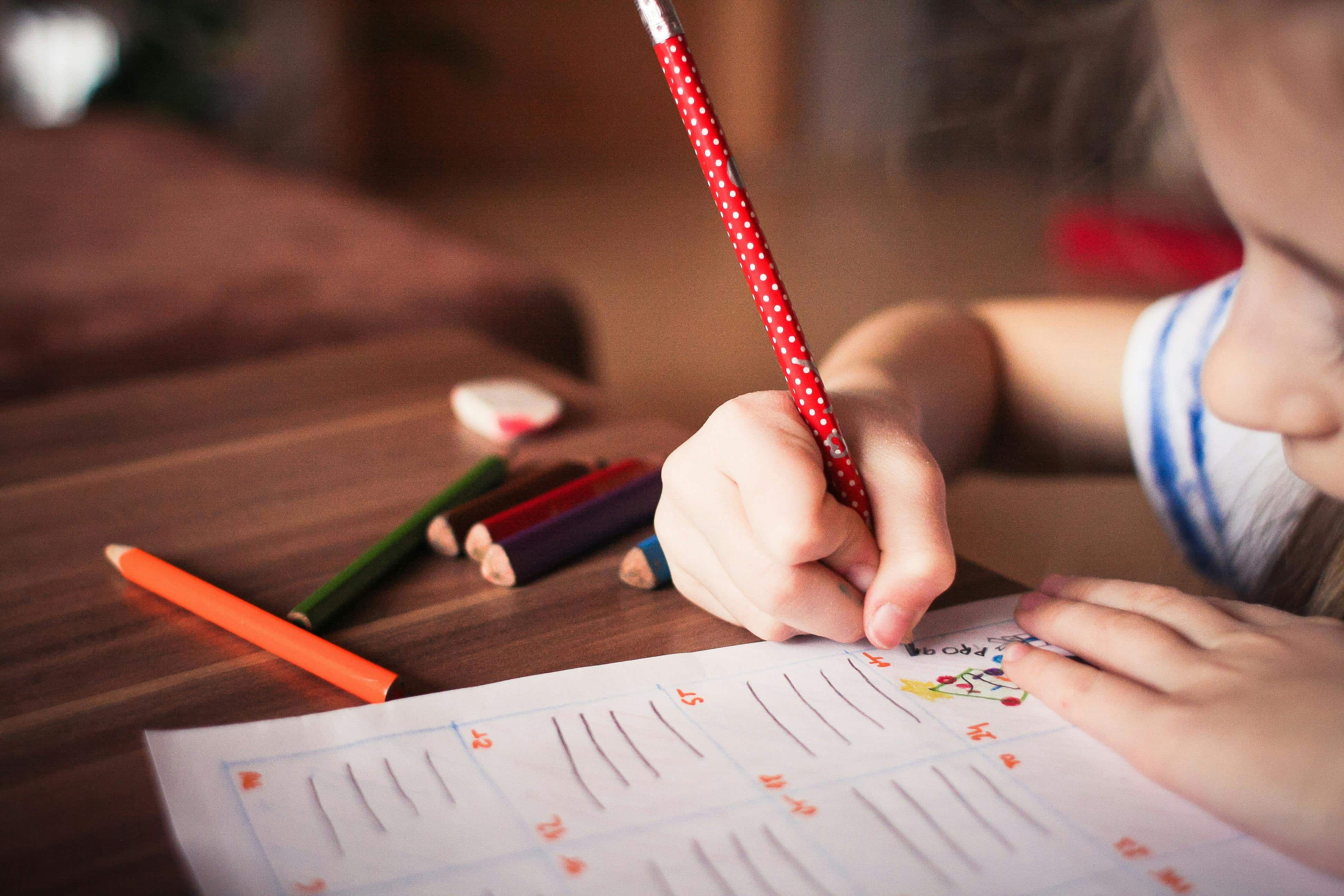 Chinese mom furious over son’s homework, ends up sustaining fracture after hitting him