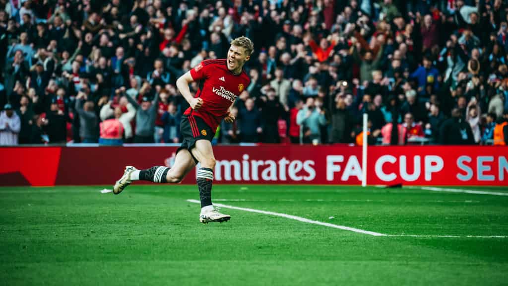 FA Cup: Manchester United beat Coventry on penalties to set up final against arch-rivals City