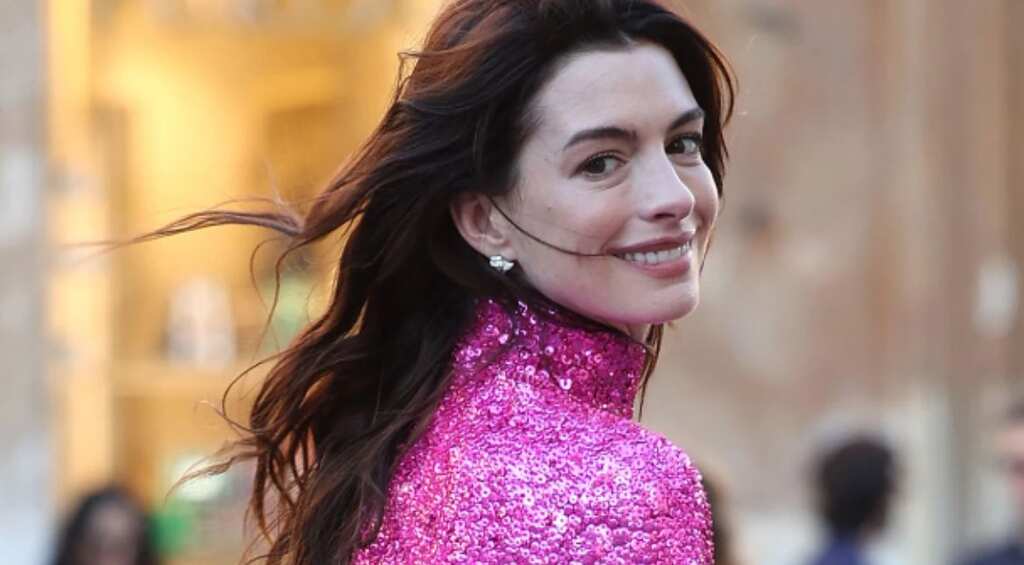 When Anne Hathaway was asked to kiss 10 men for chemistry test