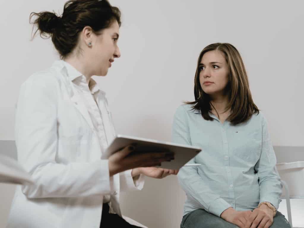 Women are less likely to die if treated by female doctors: Study