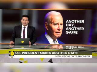 US President accidentally reads instructions on teleprompter
