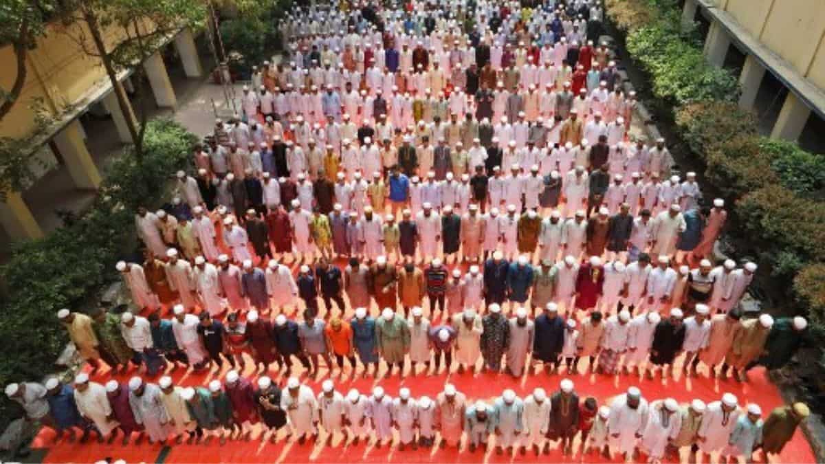 Scorching heat prompts school closures in Bangladesh Scorching heat prompts school closures in Bangladesh