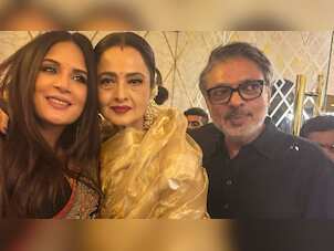 Rekha plants a kiss on Richa Chadha's baby bump at Heeramandi premiere, watch