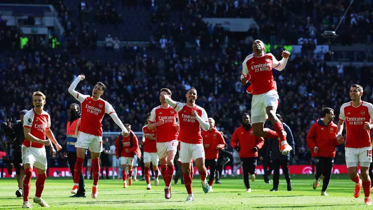 Premier League: Arsenal beat Spurs in thriller to keep title hopes alive Premier League: Arsenal beat Spurs in thriller to keep title hopes alive