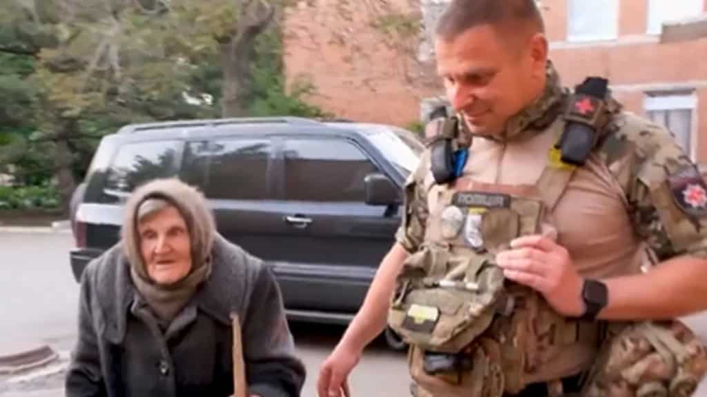 Watch | 98-year-old Ukrainian woman walks 10 km to flee Russian occupation