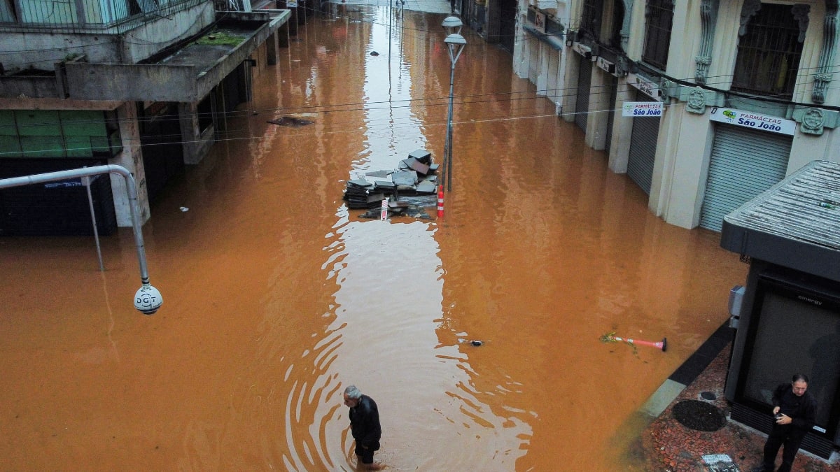Brazil floods: Nearly 70,000 forced from homes, death toll at 57 Brazil floods: Nearly 70,000 forced from homes, death toll at 57