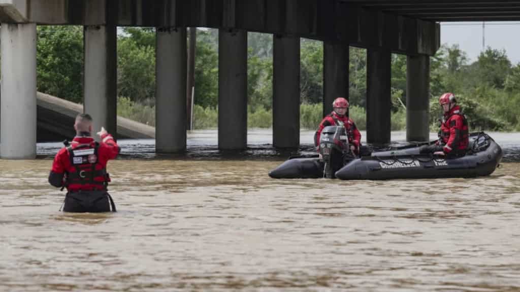 Floods in Texas: One child dies after being swept in floodwaters in US state