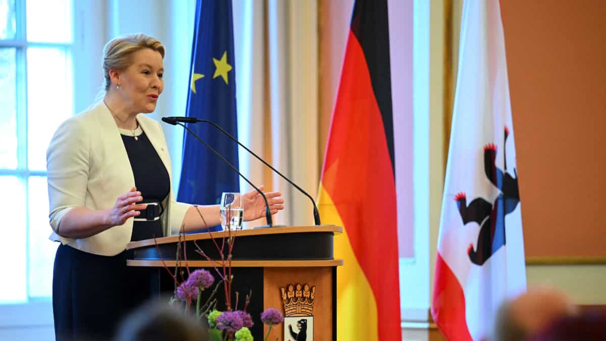 Berlin senator struck on head amid concerns over rise in violence against German politicians