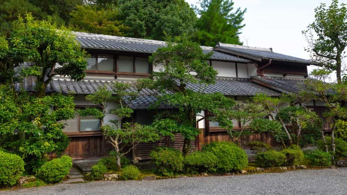 Another fallout of Japan's ageing population - Akiya houses - and it's not looking good