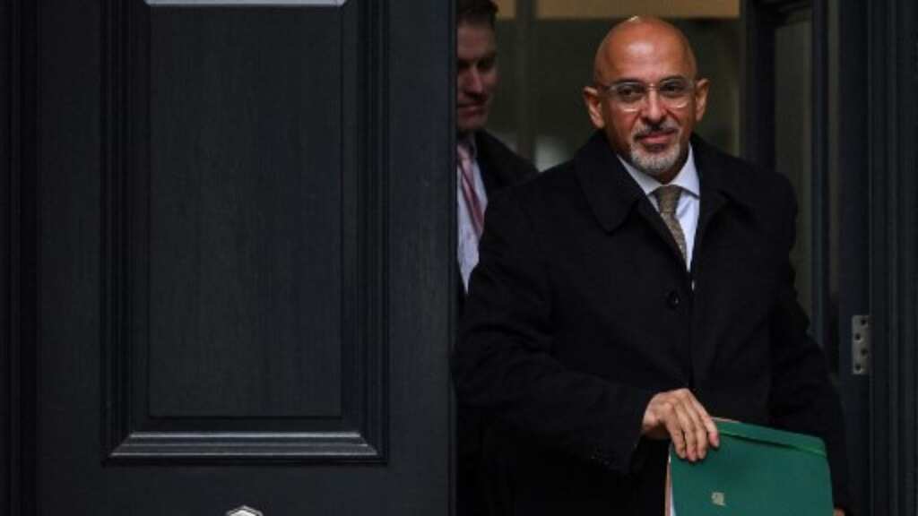 UK: Nadhim Zahawi announces decision to stand down at general election