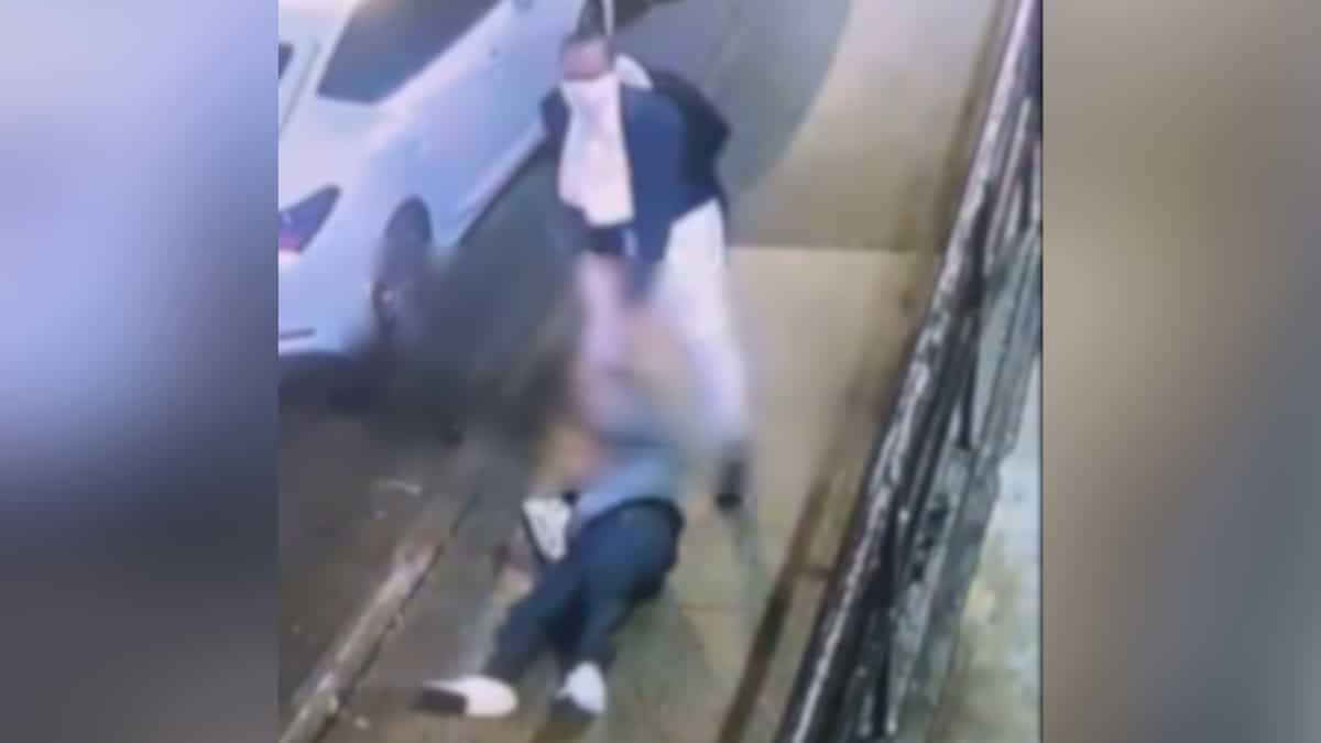 TRIGGER WARNING: Man seen choking woman with belt and pulling her between cars in New York