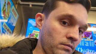 Girlfriend lured detained US soldier to Russia, claims mother