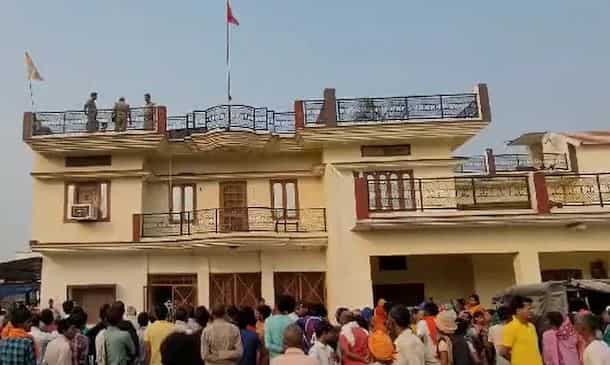 UP man shoots mother dead, attacks wife with hammer, throws 3 children off roof before killing self