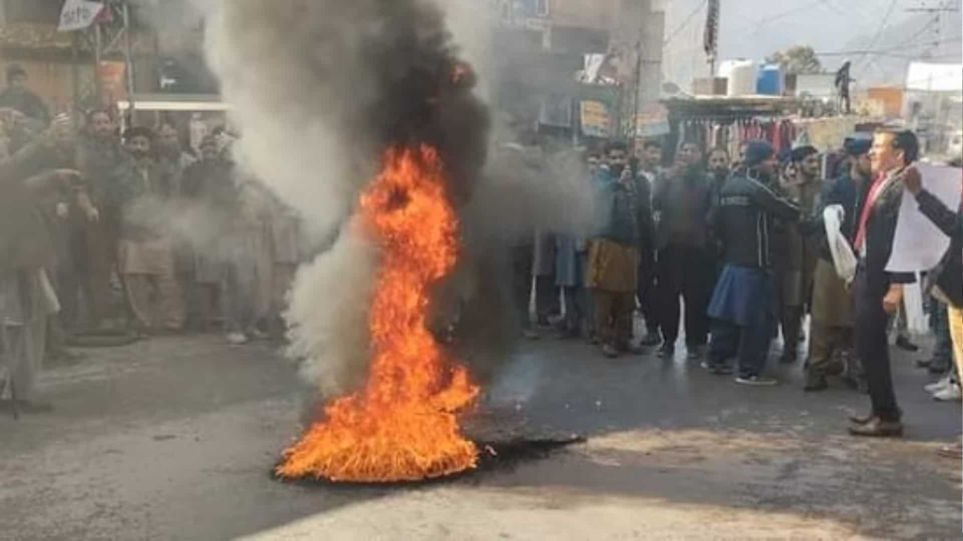 'Azadi' chorus takes over PoK amid economic crisis; PM Shehbaz Sharif reacts