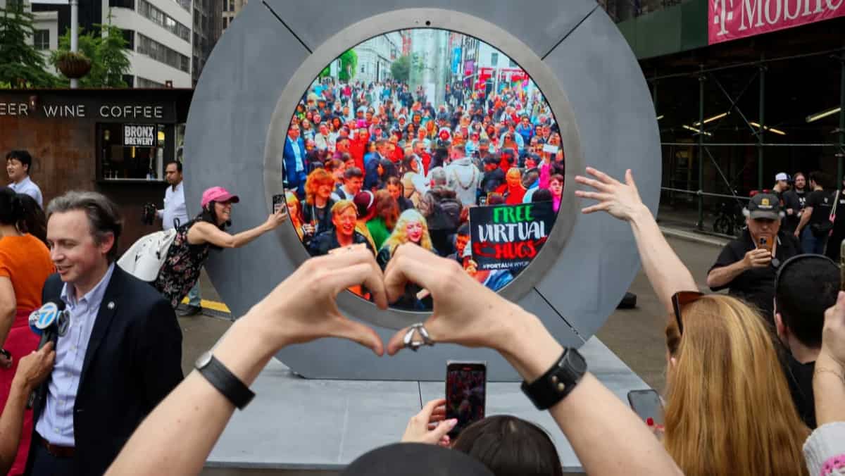 Here's the controversy that forced shutdown of Dublin-New York art portal that offered live stream