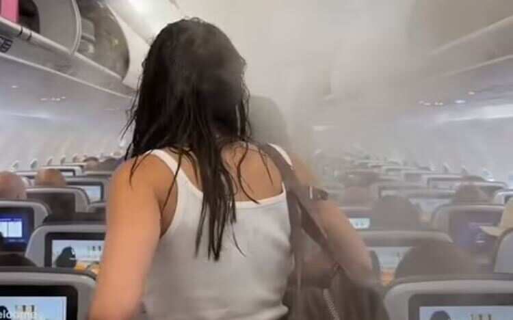 Pilot announces 'it's raining in plane' as air vents shower people with liquid mist