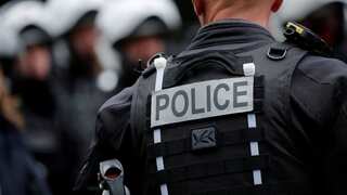 Gang of armed robbers steal jewellery worth millions of euros in Paris
