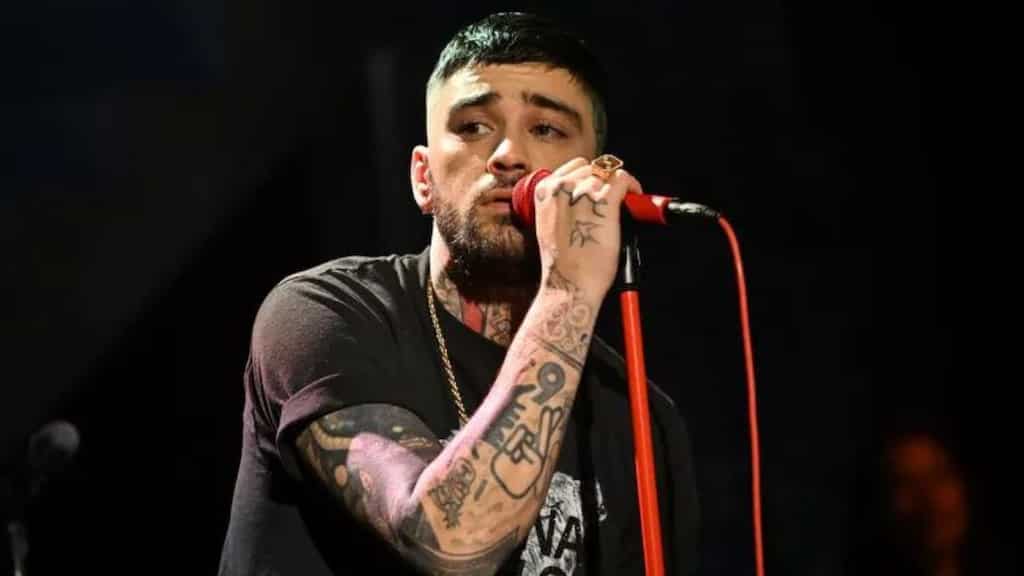 Zayn Malik impresses fans in first-ever solo concert since leaving One Direction in 2015