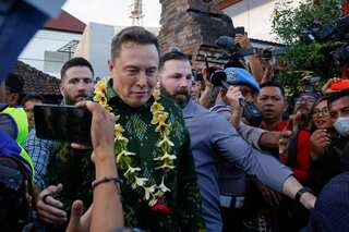 Elon Musk and Indonesian Health Minister launch SpaceX's Starlink Internet for remote health access