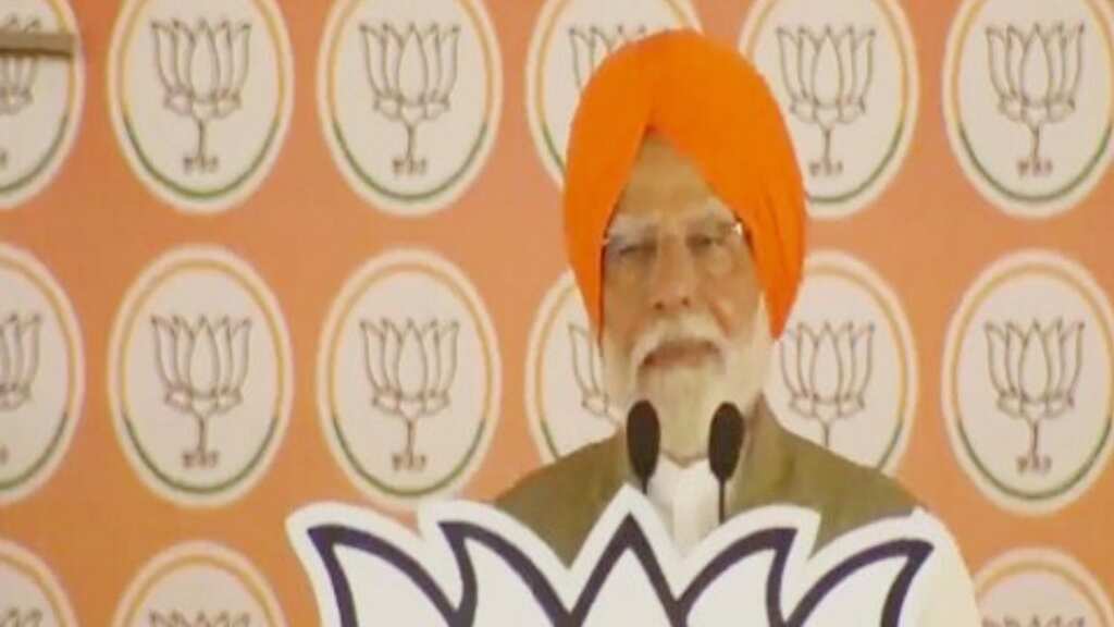 PM Modi attacks Congress over 1984 riots, alleges it 'allowed massacre of Sikhs'