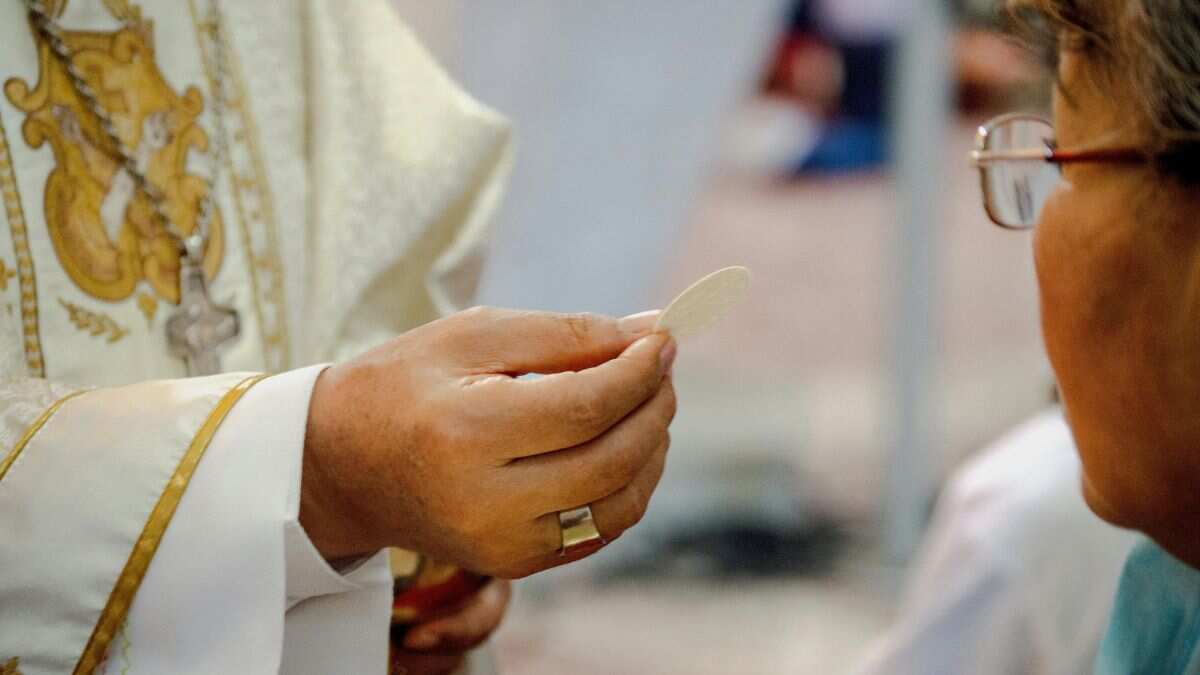 Florida priest accused of biting woman in church during mass. Here’s what happened Florida priest accused of biting woman in church during mass. Here’s what happened