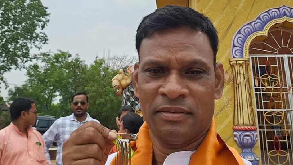 Chaos in West Bengal: BJP candidate Pranat Tudu's convoy attacked in Jhargram