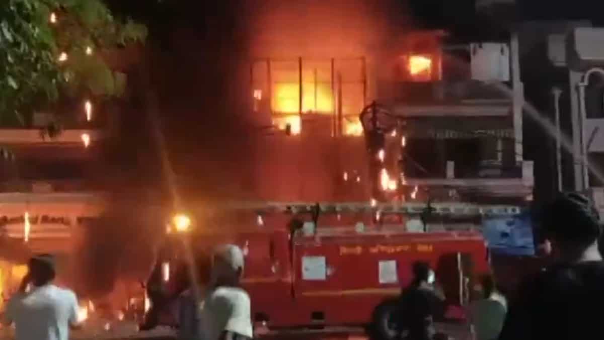At least 7 babies killed, many injured in massive fire at a children's hospital in Delhi