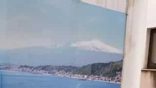 DUPED! Woman books 'sea view' room. The view sure had a sea, but not quite.