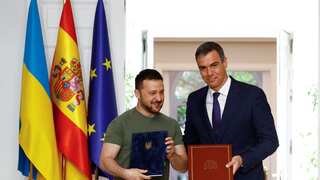 Spain pledges 1 billion in military aid to Ukraine, signs bilateral defence deal