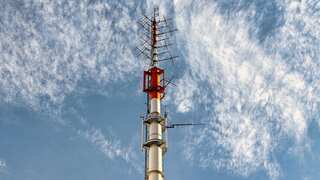 This strange Russian radio signal has been transmitting beeps and buzzes since 1982. Nobody knows why