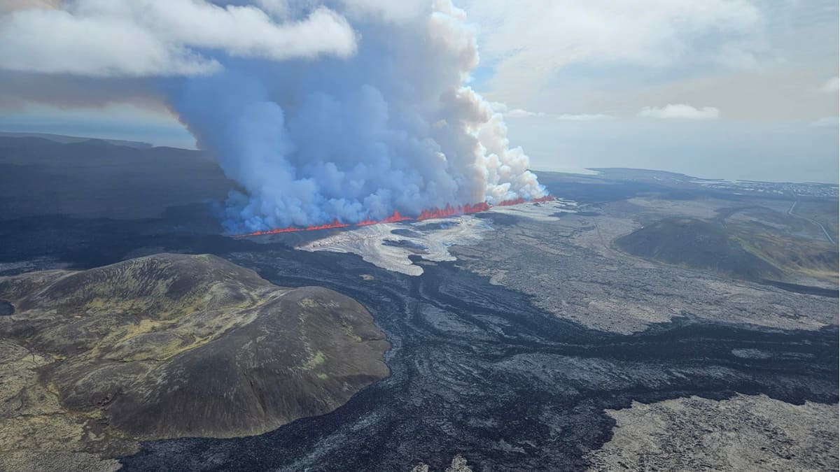 WATCH: Fresh volcanic eruption on Iceland’s Reykjanes peninsula forces evacuation