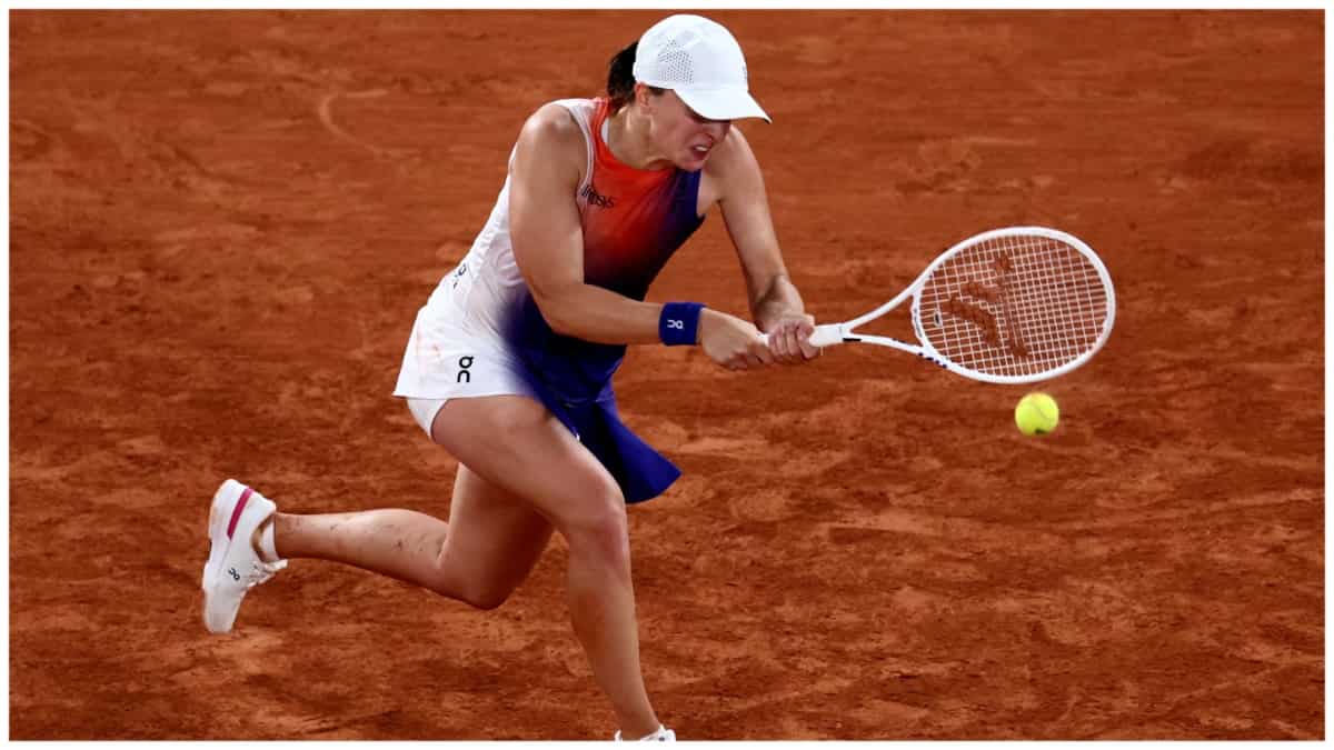 Defending champion Iga Swiatek survives almighty scare to pip Naomi Osaka in French Open thriller