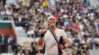 French Open: Ons Jabeur overcomes Leylah Fernandez in straight sets; Jannik Sinner marches into fourth round