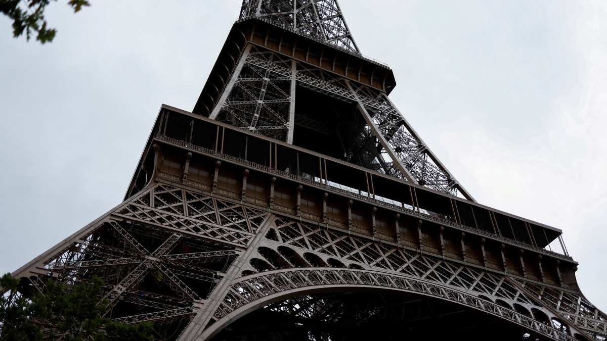 Russian interference suspected after coffins covered in French tricolour found near Eiffel Tower