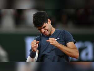 French Open: Carlos Alcaraz downs Stefanos Tsitsipas to set up semi-final showdown with Jannik Sinner