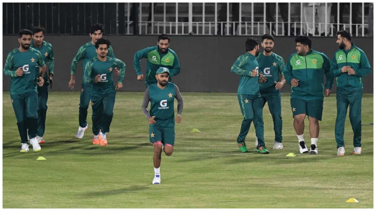 T20 WC: Before India clash, Pakistan players SLAMMED for charging fans for a private dinner