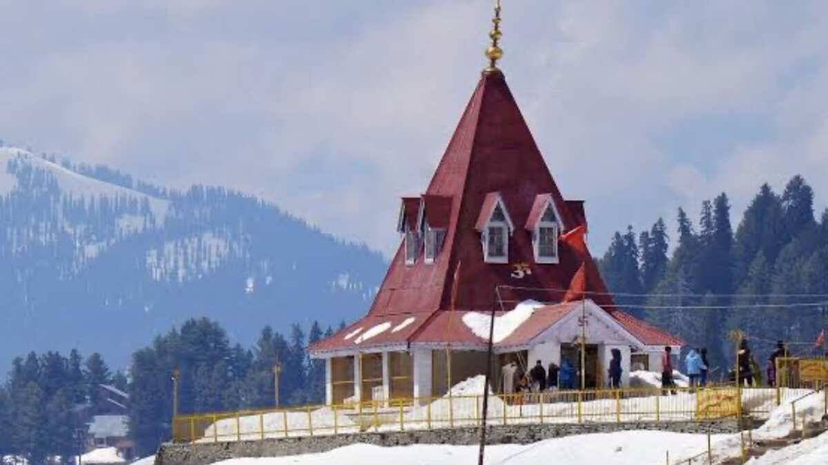 Famous temple in India's Kashmir gutted in fire, cause of blaze not known