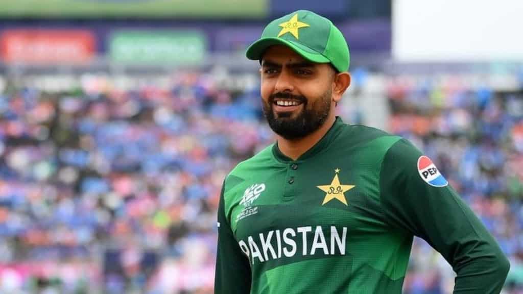 'Please leave captaincy': Shoaib Malik urges Babar Azam to leave leadership role after India defeat in T20 WC