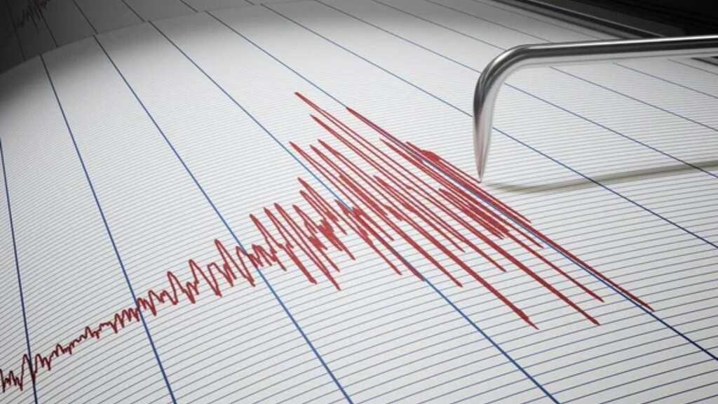 7.2 magnitude earthquake strikes off Peru, tsunami threat over: USGS
